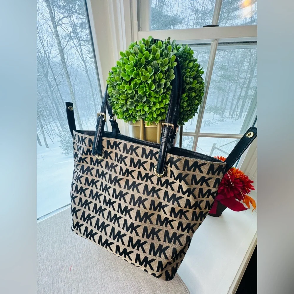 Michael Kors Signature Black and Tan Tote - Picture 1 of 10